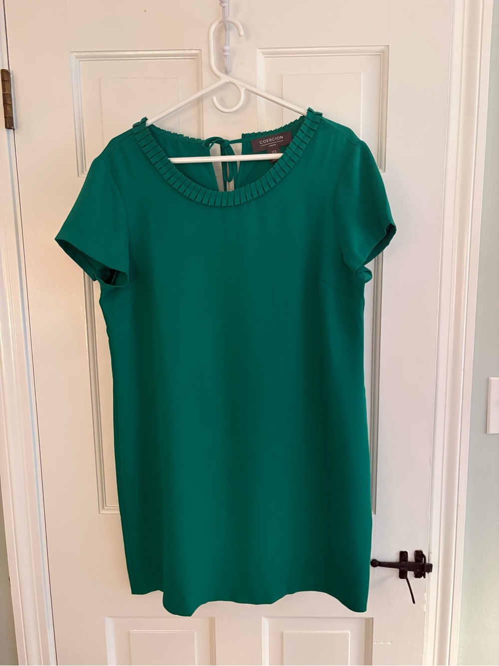 Women’s Emerald Green Short Sleeve Shift Dress